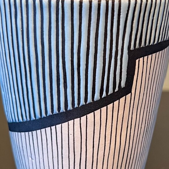 Handcrafted LIZ PECHACEK Signed Ceramic Mug w/ Inlay & Wax Resist Glaze Striped - Picture 5 of 12
